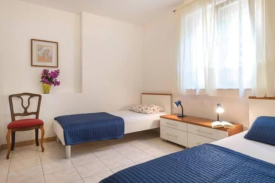 Nora, a big terrace by the sea Apartment in Banjole