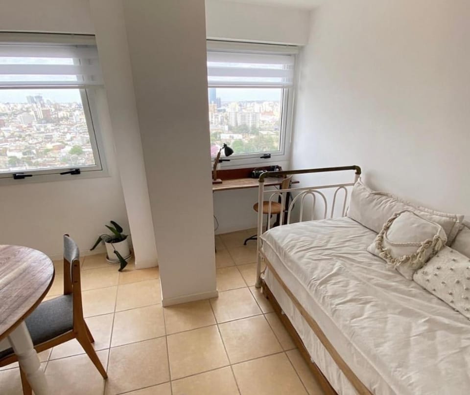 Bed, Seating area
