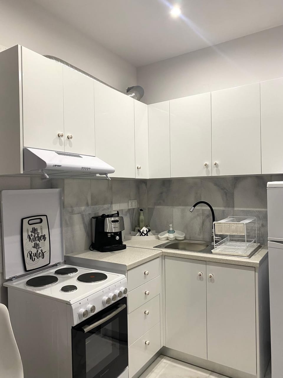 Kitchen or kitchenette, pet friendly, stove