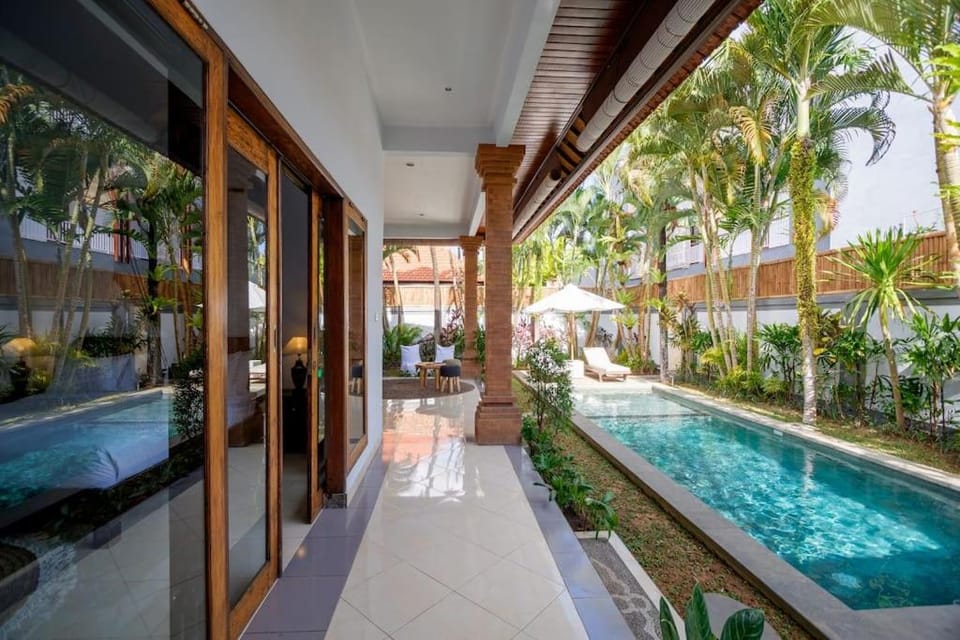 Patio, Day, Natural landscape, Garden, Garden view, Pool view, Swimming pool, sunbed