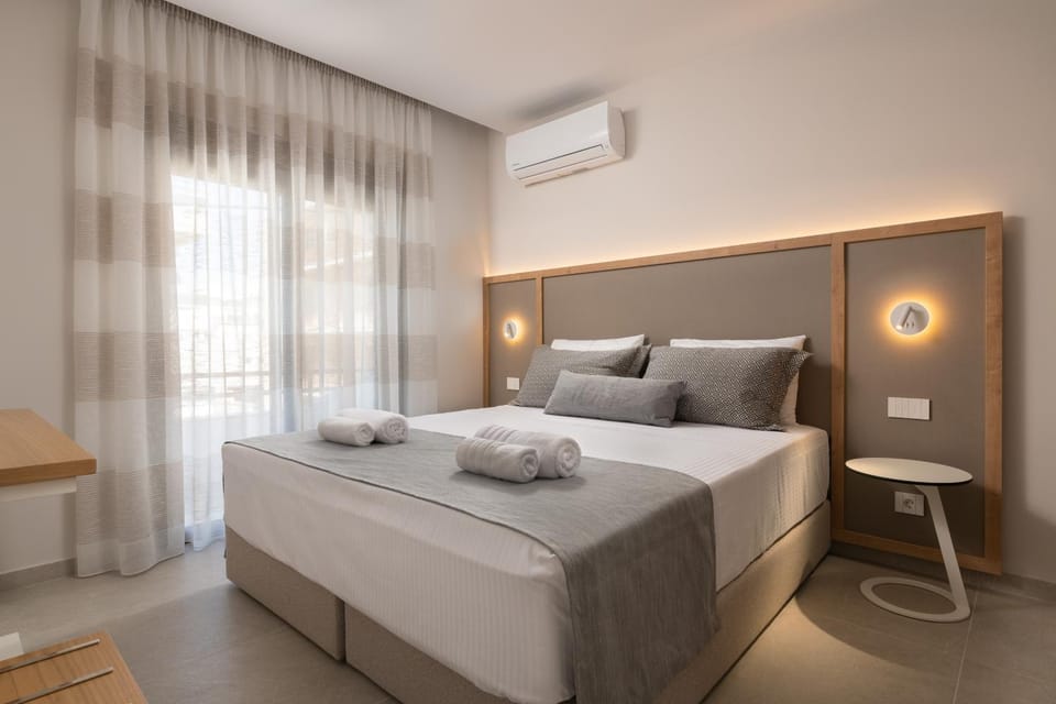 Bed, Bedroom, air conditioner