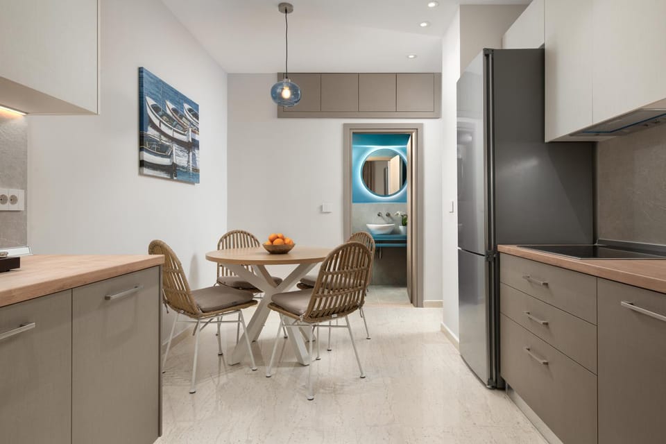 Kitchen or kitchenette, Seating area, Dining area, pet friendly