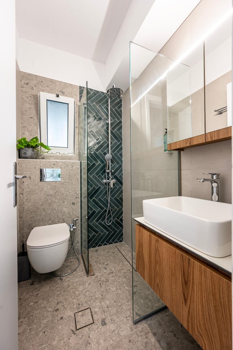 Shower, Toilet, Bathroom, towels