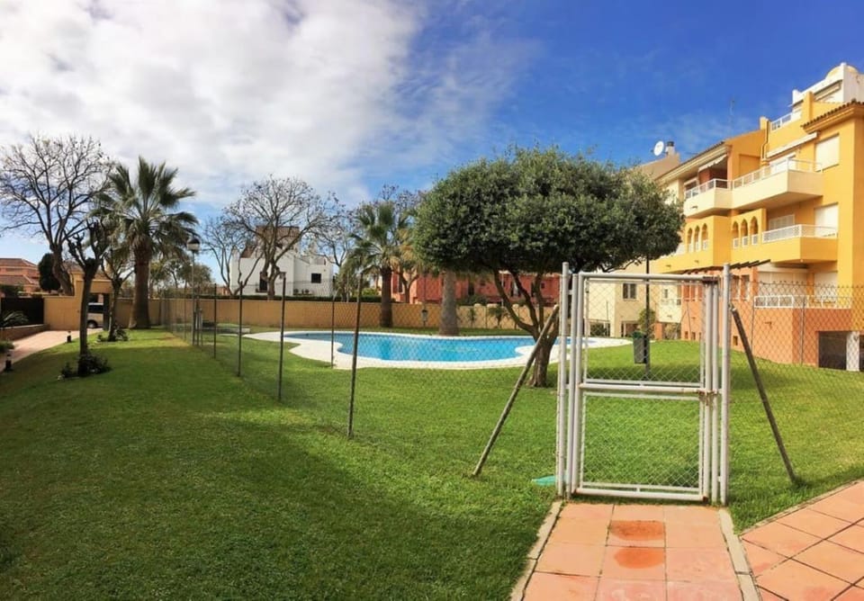 Garden, Swimming pool
