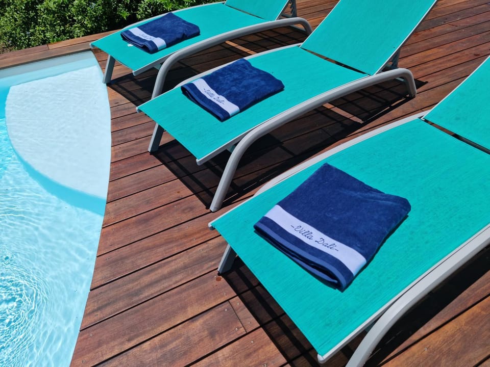 Pool view, Swimming pool, sunbed