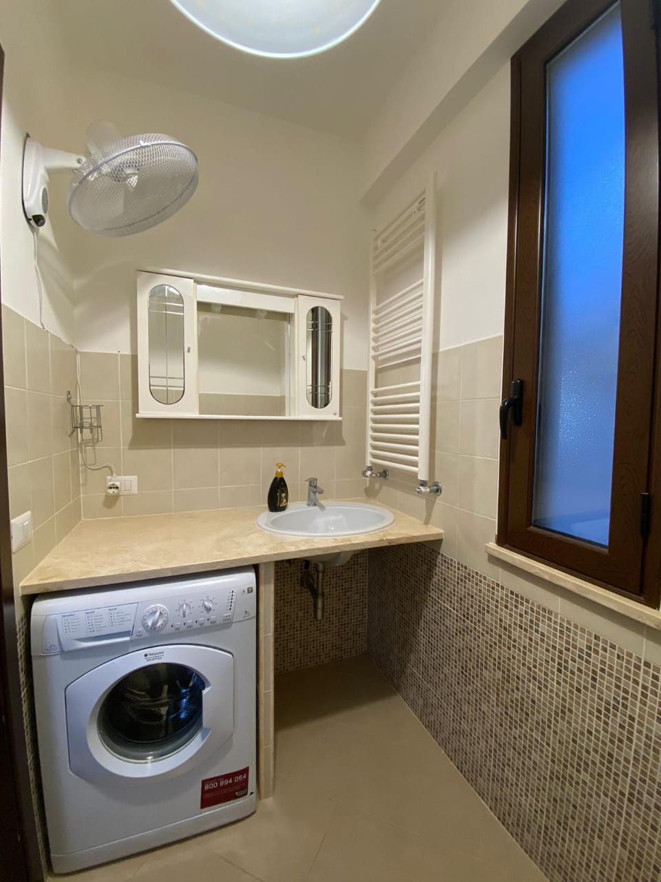 Bathroom, washing machine
