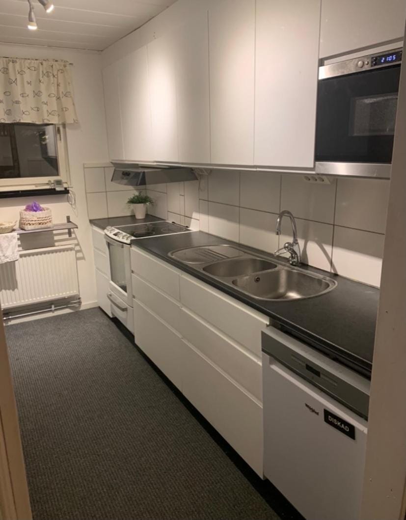 OWN ROOM WITH BIG BED IN A BIG HOUSE! Vacation rental in Norrbotten County, Sweden