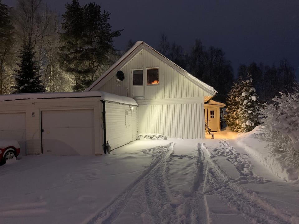 OWN ROOM WITH BIG BED IN A BIG HOUSE! Vacation rental in Norrbotten County, Sweden