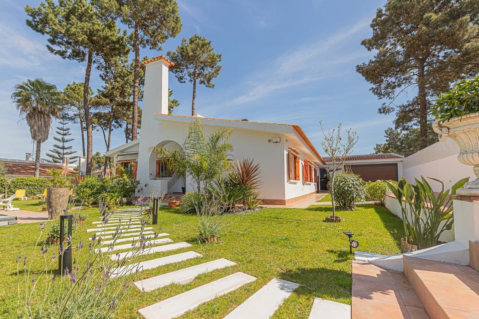 Villa Whiteloft Pool Spa Lounge Villa in Setubal District