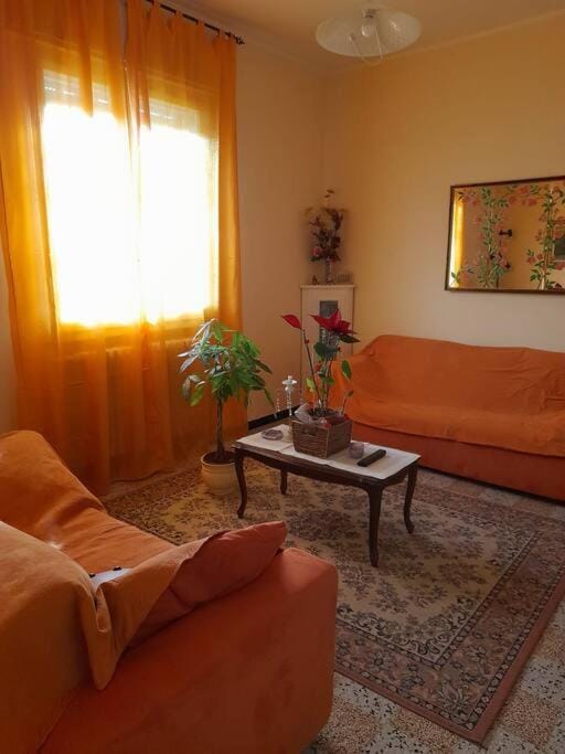 Living room, Internal: Not applicable to any particular room