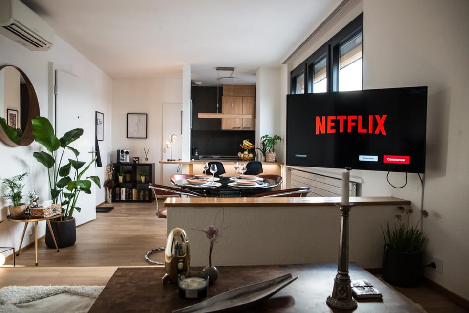 7Heaven Hypercentral JetView Apartment in Geneva