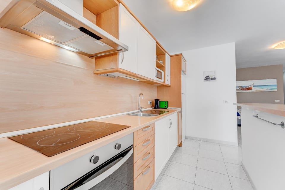 Kitchen or kitchenette, pet friendly, stove