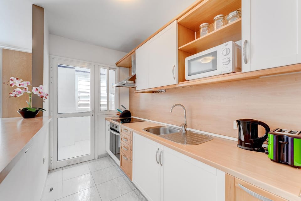 Coffee/tea facilities, Kitchen or kitchenette, minibar, pet friendly, stove, toaster