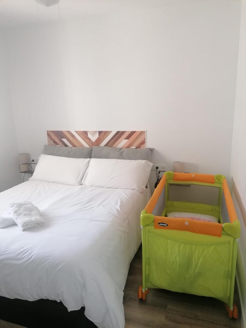 Apartamento Peñas Blancas, junto a ruta de los Cahorros, Monachil. Apartment in Monachil
