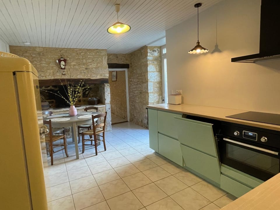 dishwasher, minibar, pet friendly, kitchen