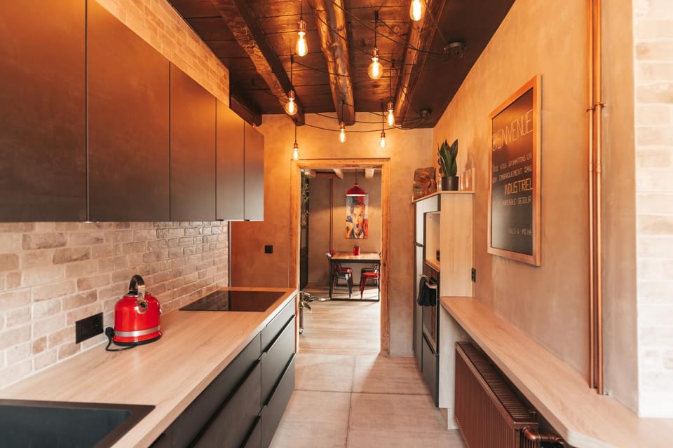 Kitchen or kitchenette, oven, stove