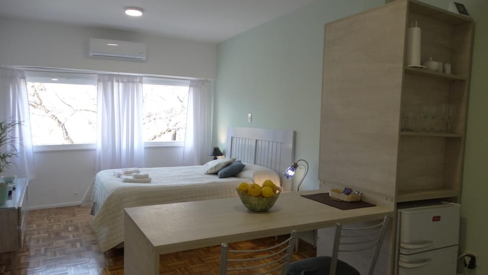 Bed, Kitchen or kitchenette, Photo of the whole room, Dining area, Bedroom, hair dresser, air conditioner