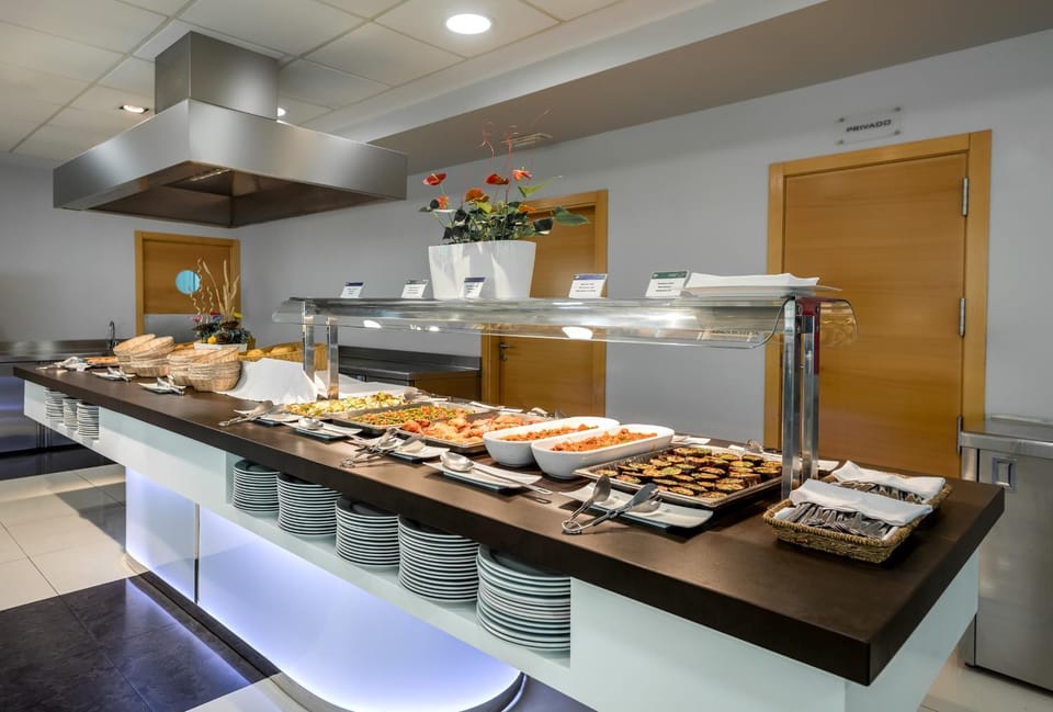 Restaurant/places to eat, Food and drinks