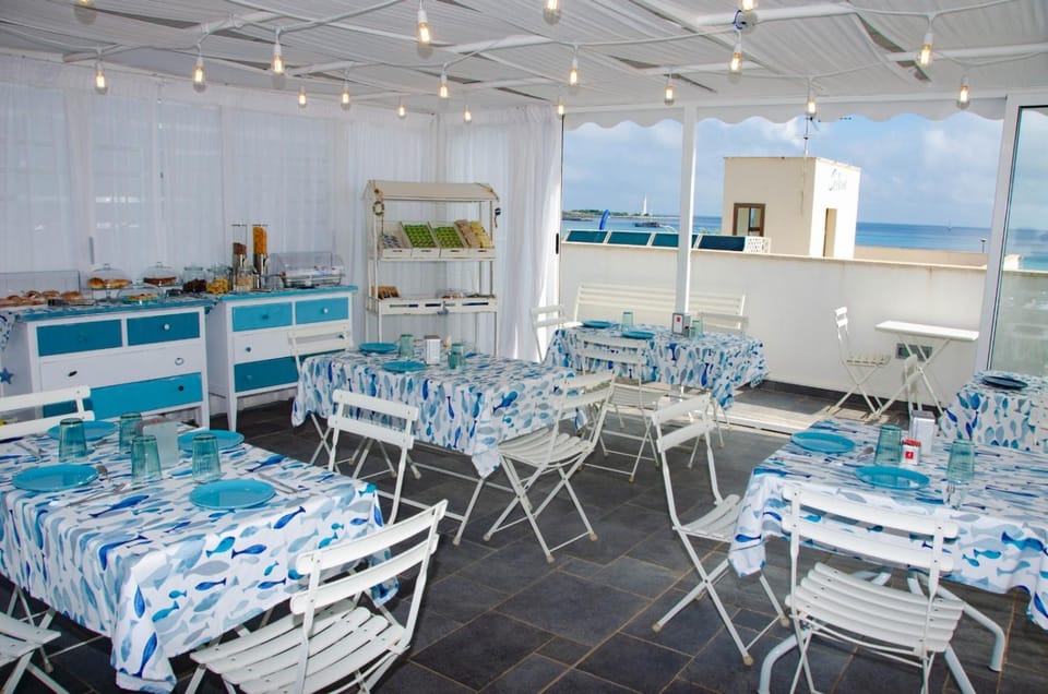 Sea view, Breakfast