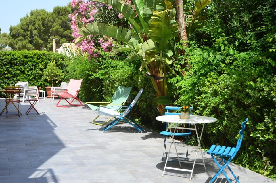 Garden, sunbed