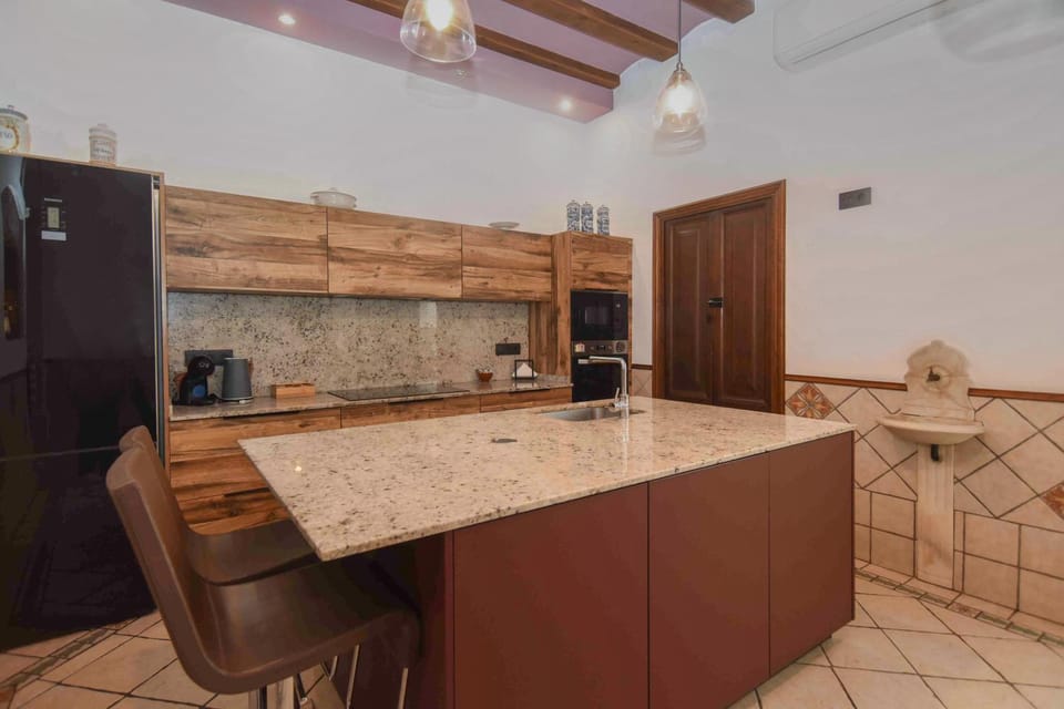 Coffee/tea facilities, Kitchen or kitchenette