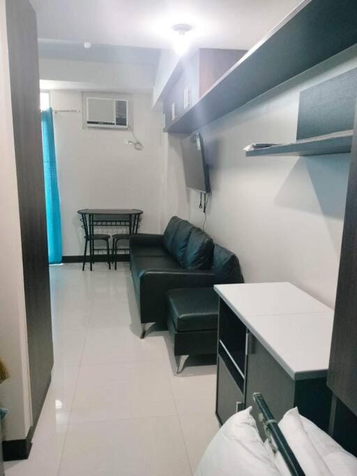 Cubao Manhattanheights U31N TB, Studio Unit Apartment in Pasig