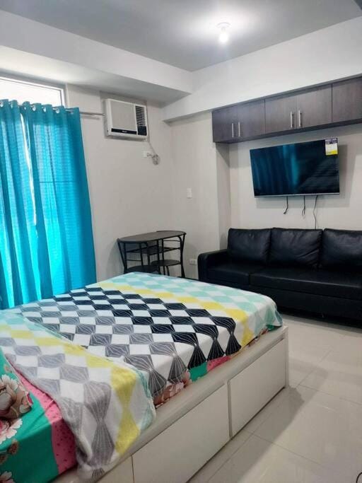 Cubao Manhattanheights U31N TB, Studio Unit Apartment in Pasig