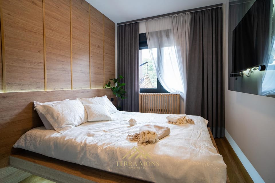 Bed, TV and multimedia, Bedroom, towels, wardrobe