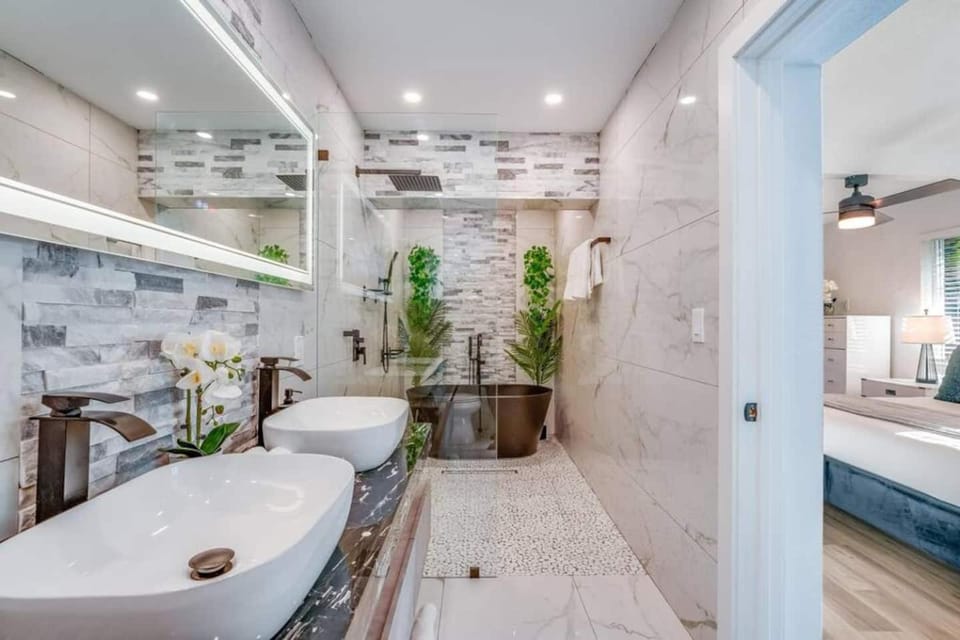 Fox Private Resort-Heated Pool, Spa-Downtown&Beach Villa in Fort Lauderdale