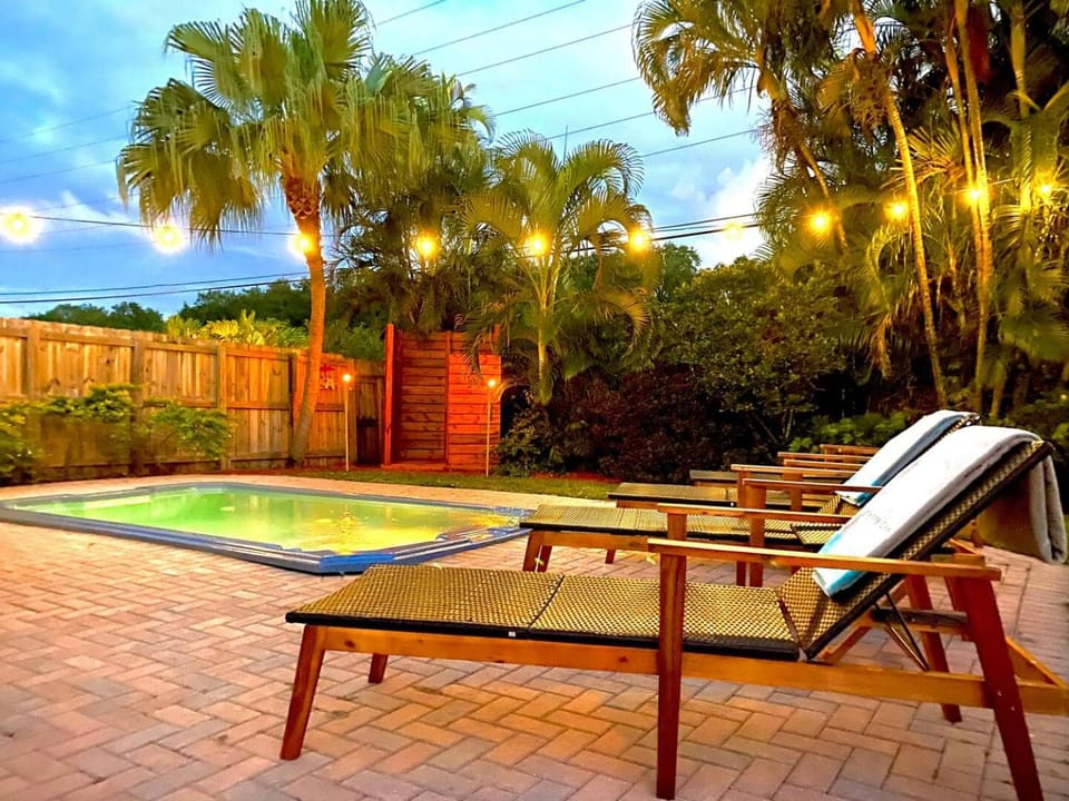 Fox Private Resort-Heated Pool, Spa-Downtown&Beach Villa in Fort Lauderdale