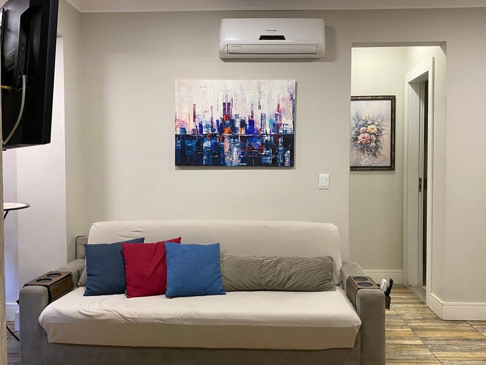 Communal lounge/ TV room, TV and multimedia, Living room, Seating area, Evening entertainment, air conditioner