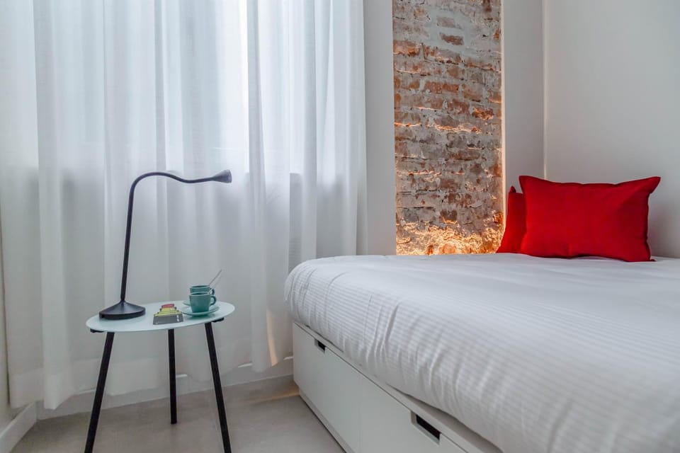 Bed, Photo of the whole room