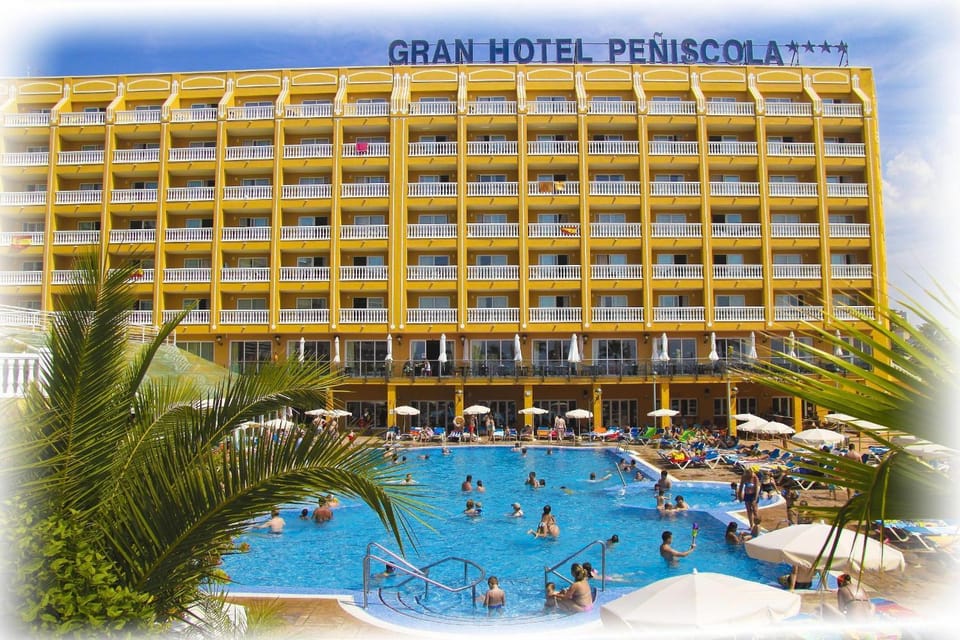 Facade/entrance, Facade/entrance, Swimming pool
