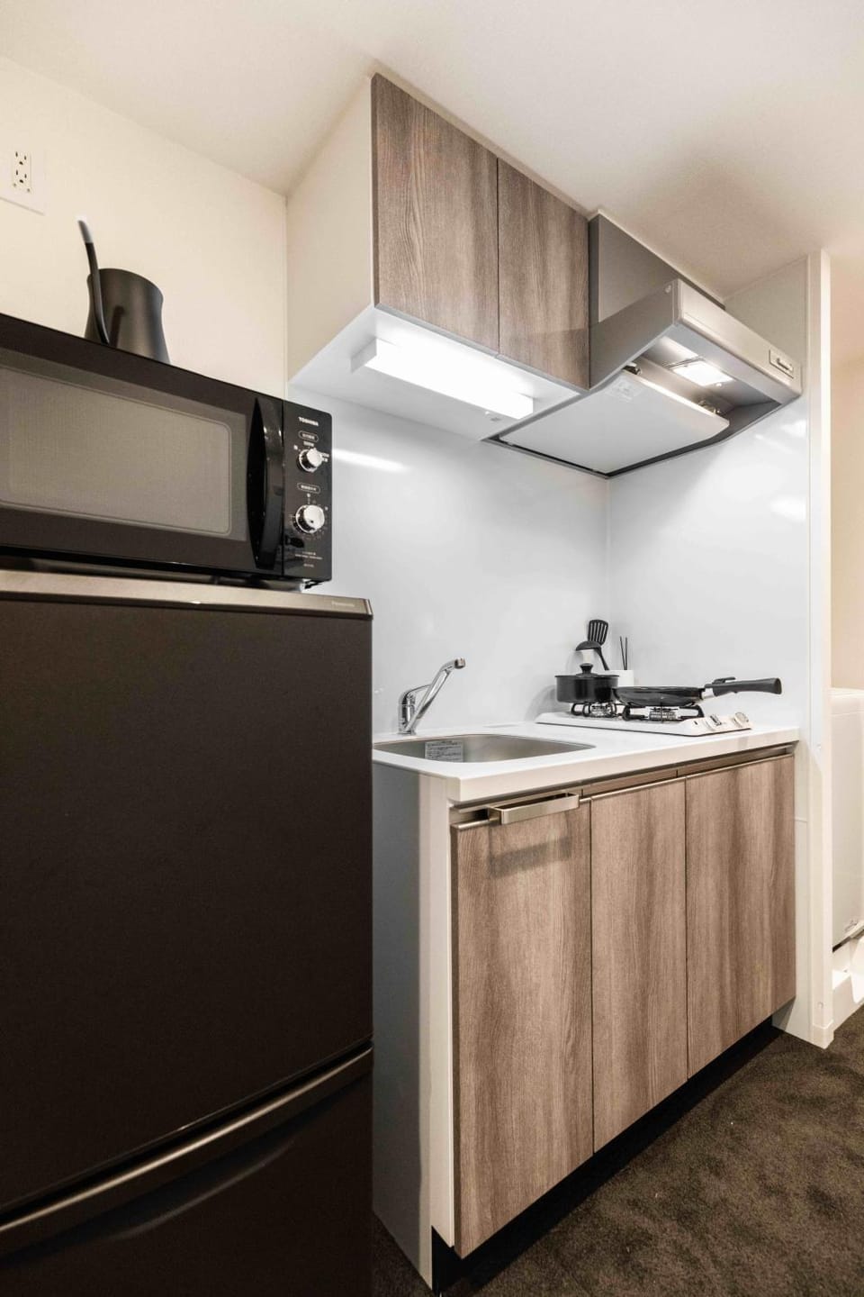 Kitchen or kitchenette, minibar, oven, stove