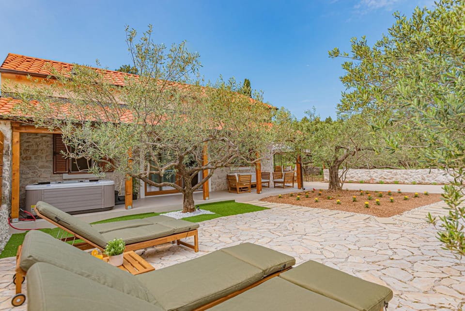 Garden view, sunbed