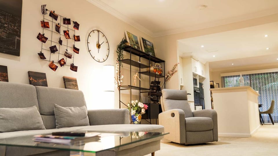 Modern 3BD Townhouse in Marsfield House in Sydney
