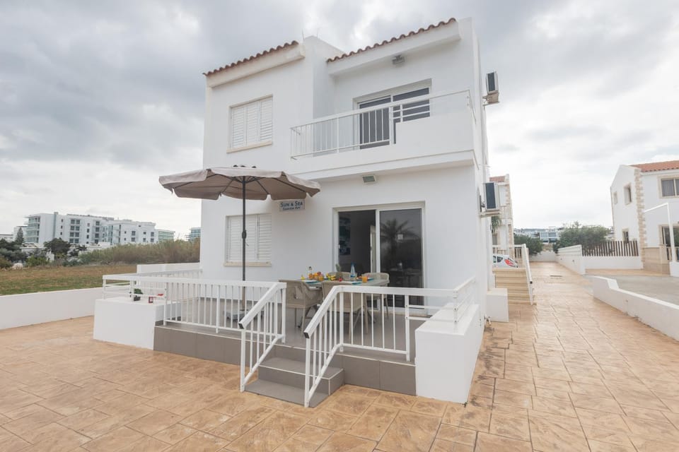 Property building, Patio, Day, View (from property/room), Balcony/Terrace
