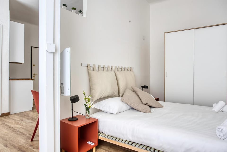 Bed, Photo of the whole room, Bedroom, towels, wardrobe