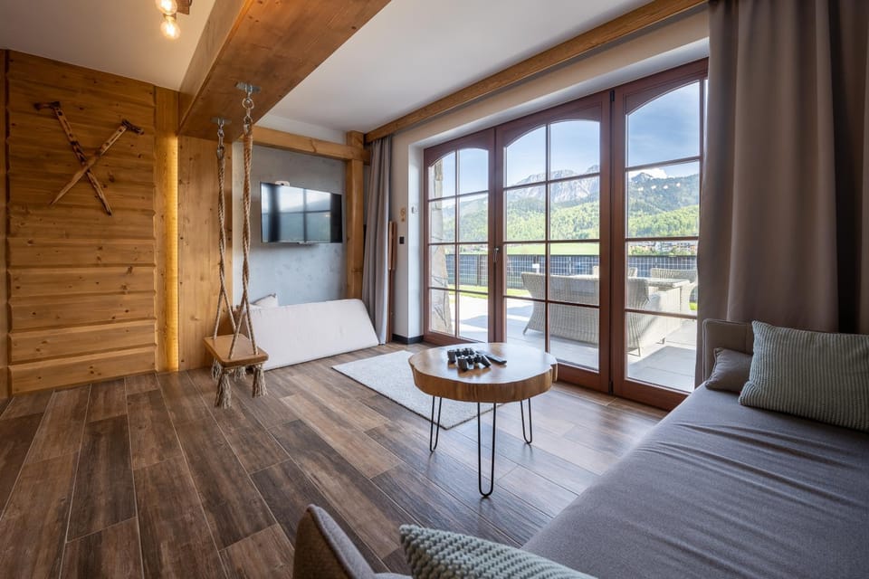 Living room, Photo of the whole room