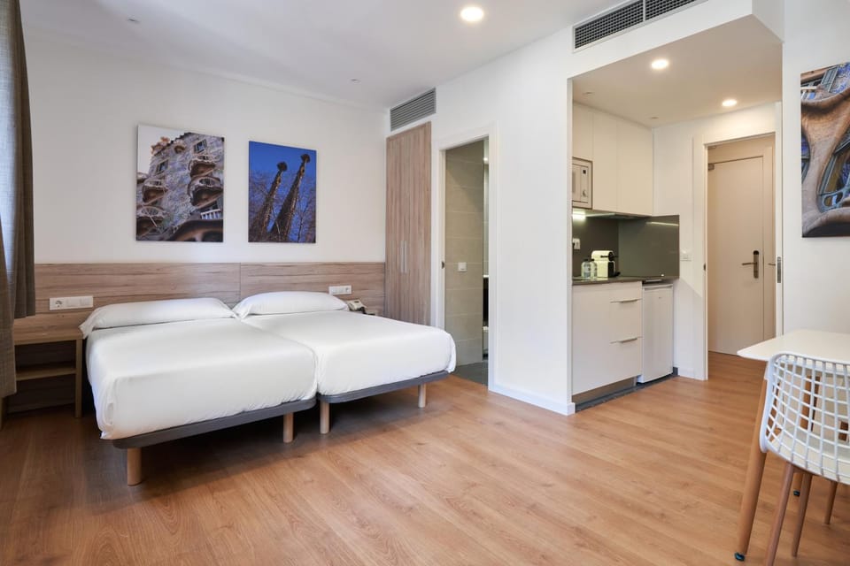 Kitchen or kitchenette, Photo of the whole room, Bedroom