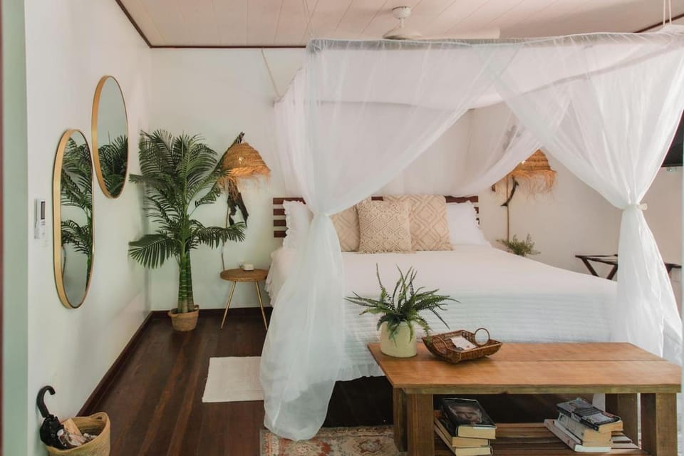 Casa de Mono Tropical Garden Retreat, Near Ocean Villa in Bocas del Toro Province