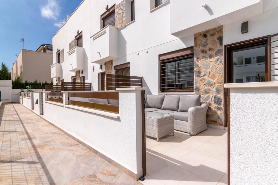 Property building, Patio, Day, Balcony/Terrace, Lounge or bar, Seating area