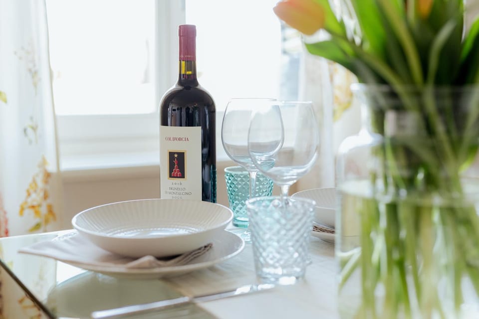 Food and drinks, Dining area, Drinks, Alcoholic drinks