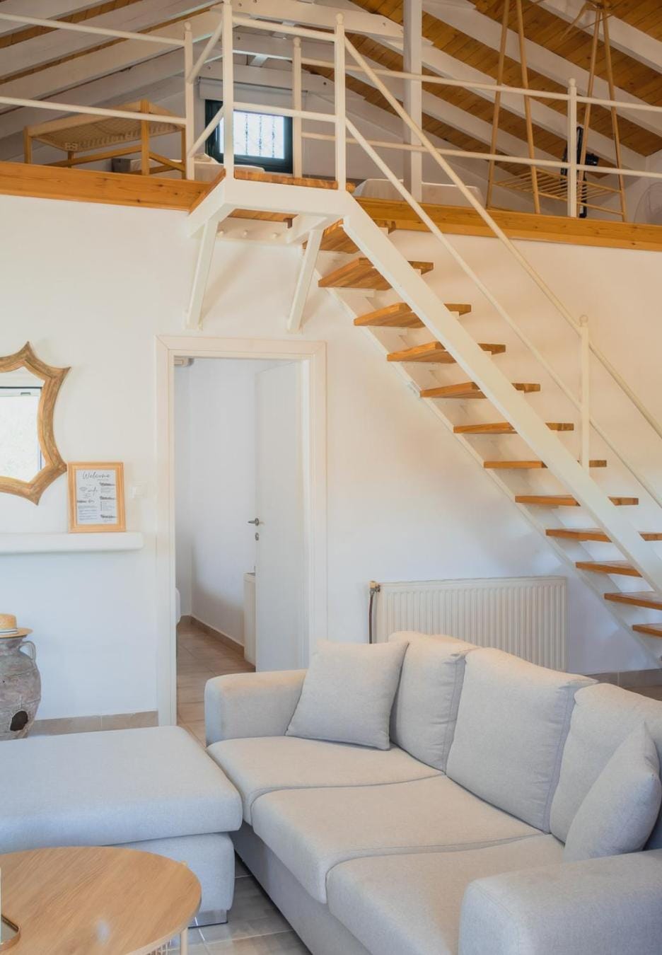 Living room, Seating area