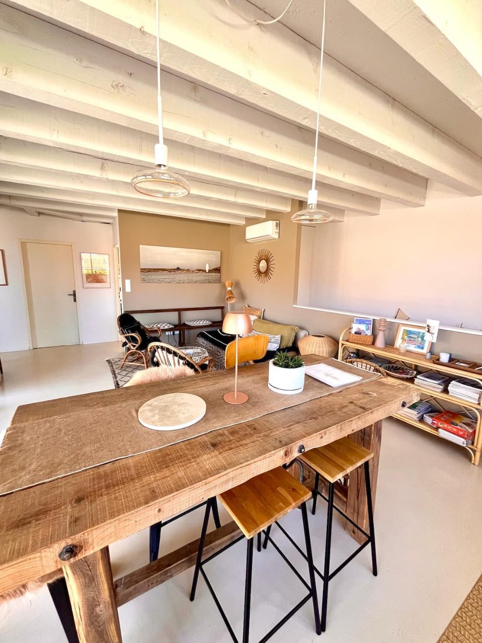 Living room, Dining area