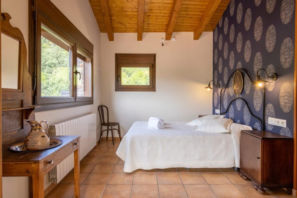 Property building, Living room, Bedroom