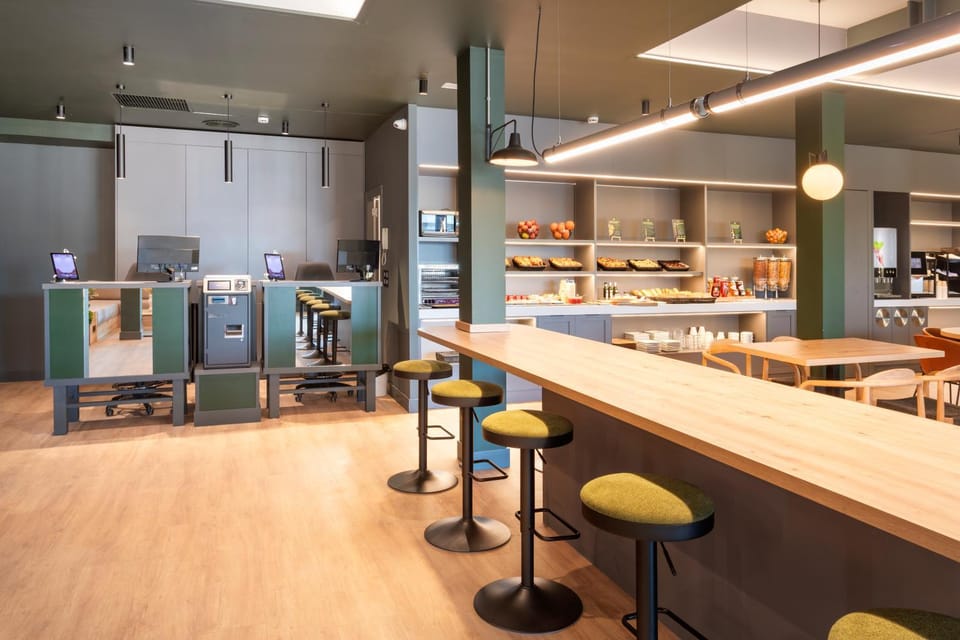 Restaurant/places to eat, Lobby or reception