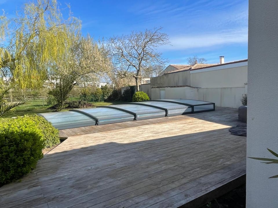 Maison piscine à 3' de la mer. House in Nouvelle-Aquitaine