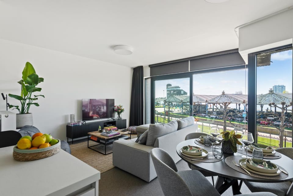 View (from property/room), Food and drinks, Seating area, Dining area