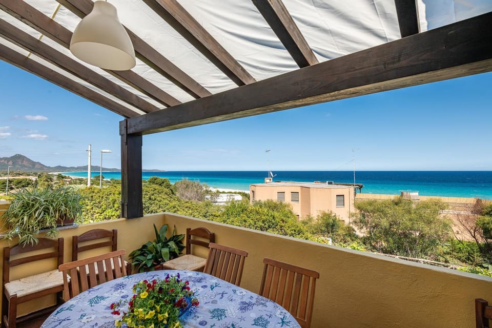 Property building, Balcony/Terrace, Living room
